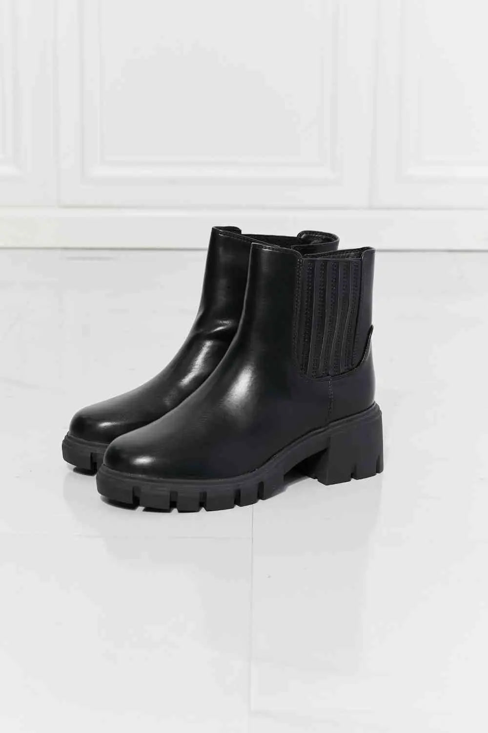 MMShoes What It Takes Lug Sole Chelsea Boots in Black - Image #6