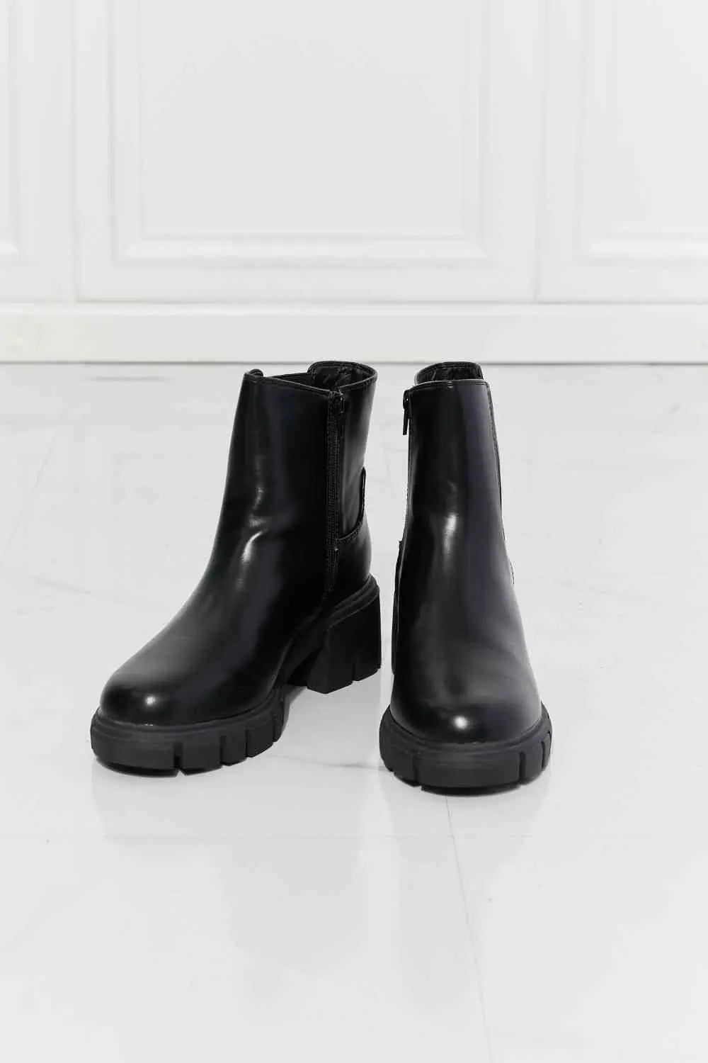 MMShoes What It Takes Lug Sole Chelsea Boots in Black - Image #4