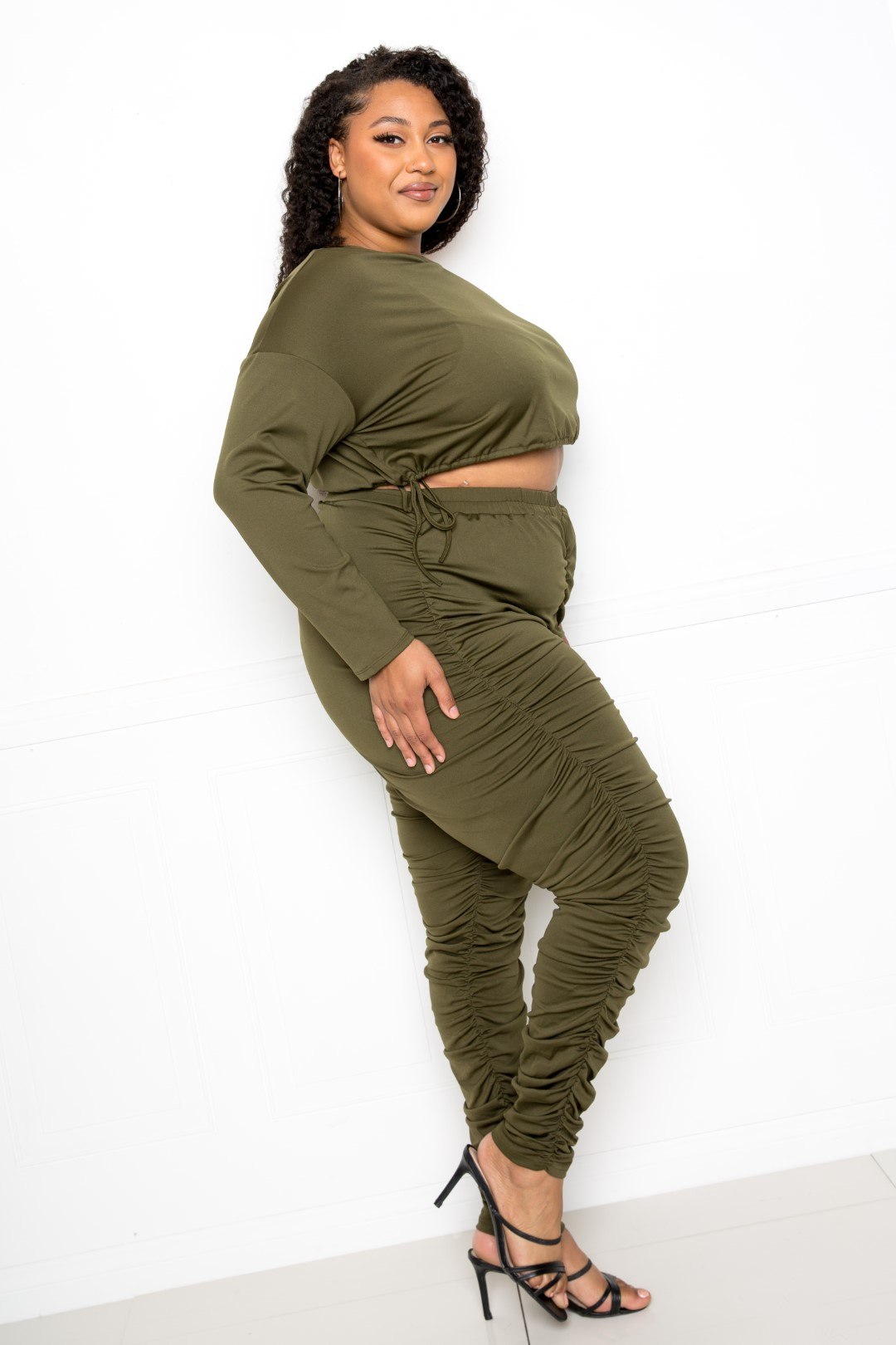 Off Shoulder Cropped Top And Ruched Leggings Set